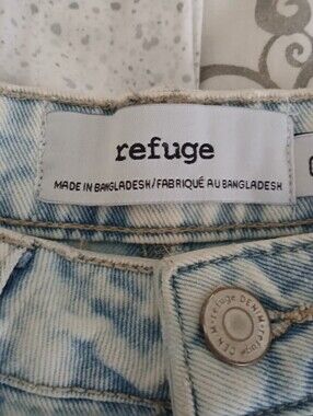 refuge High-Rise Bleached Light Blue Jeans